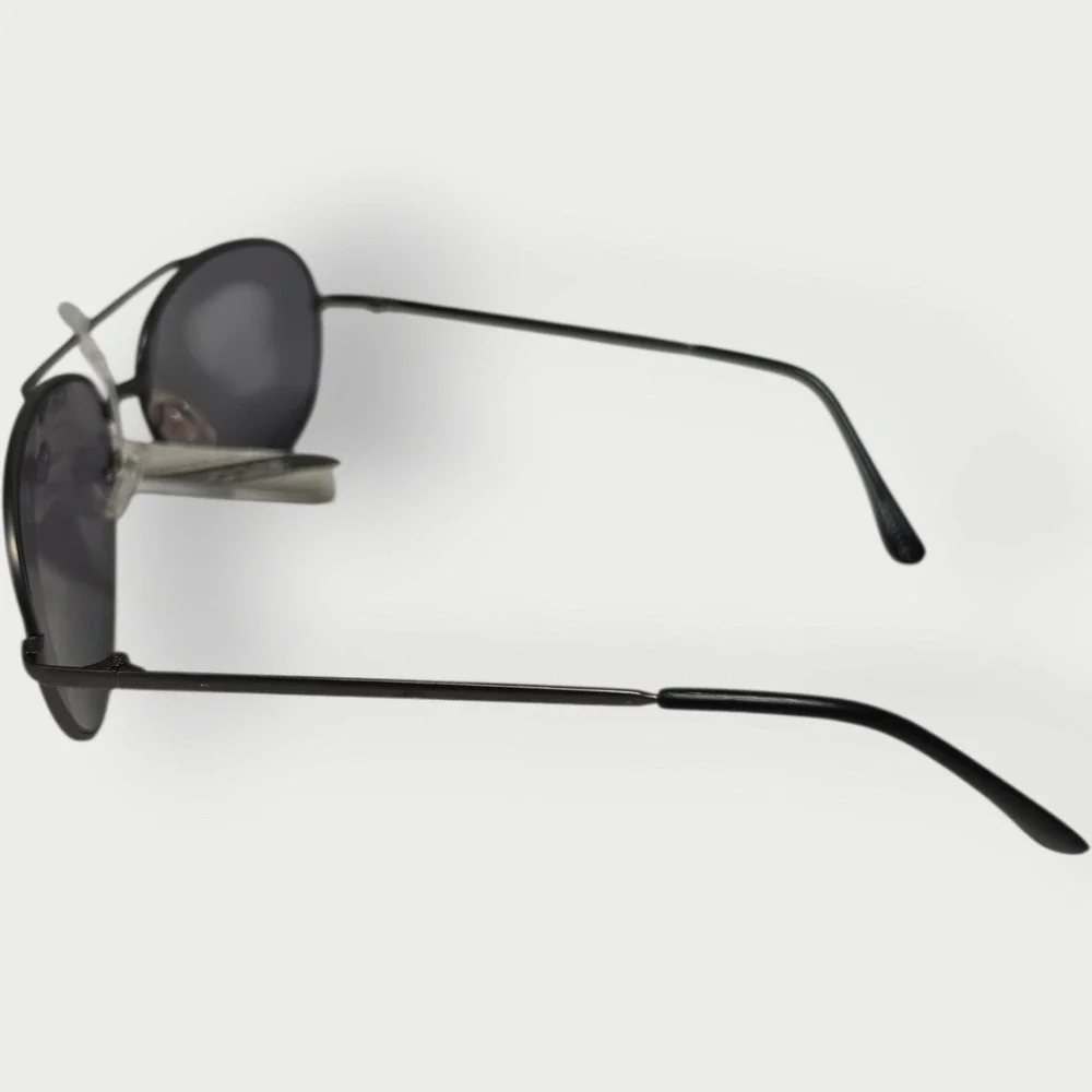 VINTAGE Foster Grant Aviator Sunglasses Black Metal Frame Gray Lenses New Tags‎